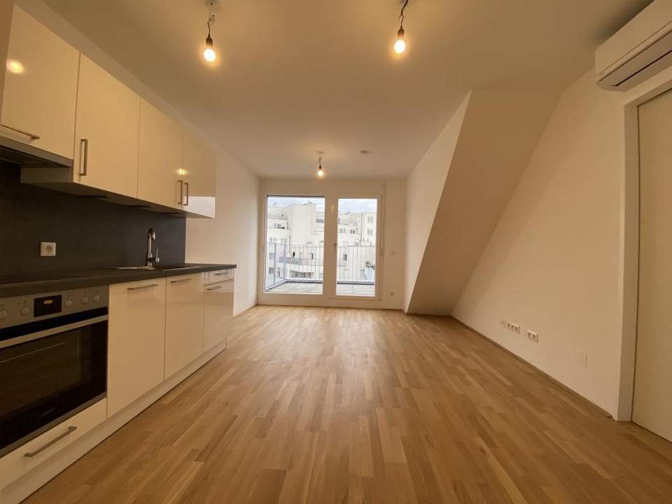 Der perfekte Terrassen-Traum mit Schrankraum und Klimaanlage