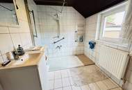 Sanierungsbedürftiges Einfamilienhaus auf großzügigem Grundstück in begehrter Lage!