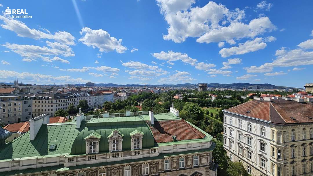 Exklusive Dachgeschosswohnung mit 360° Blick über die Dächer