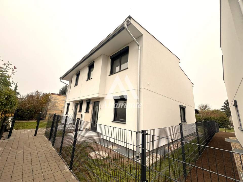 Erstklassiges Wohnen im Erstbezug – Stilvolles Einfamilienhaus in Essling
