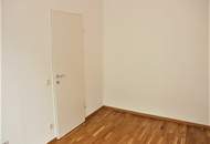 HOLBEINGASSE, 68 m2 Altbau, Wohnküche, 2 Zimmer, WG-geeignet, Komplettküche, Wannenbad, Parketten, 4. Liftstock