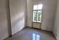 Schöne 4,5 Zimmer Altbau-Villenetage mit Gartennutzung und kleinem KFZ-Stellplatz