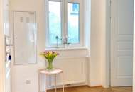 FÜR ALTBAU-LIEBHABER:INNEN! WUNDERSCHÖN RENOVIERTE HELLE UND RUHIGE WOHNUNG