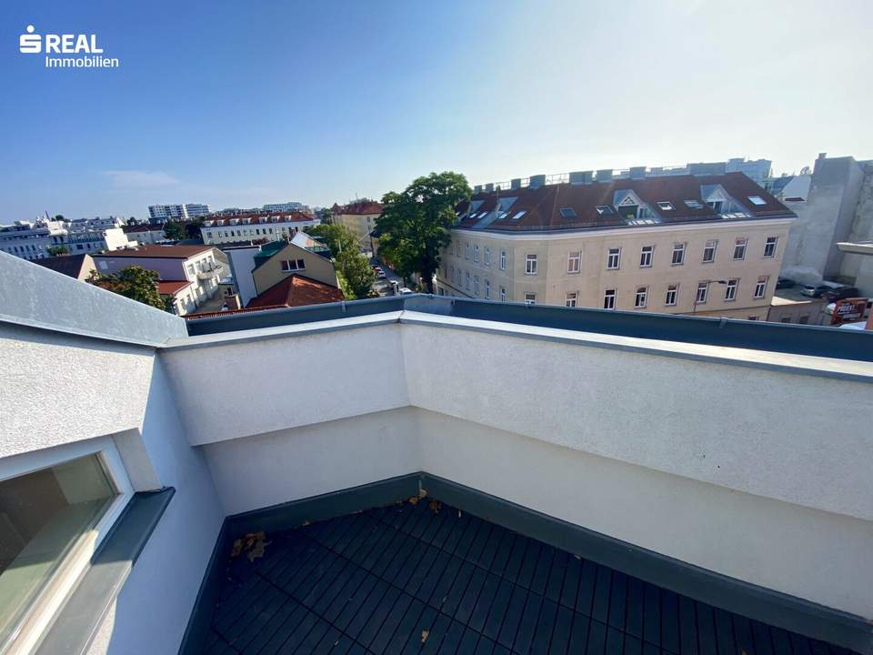 Dachgeschoß 3 Zimmer ca. 93 m² + 6 m² Terrasse