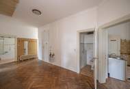++1140++ sanierungsbedürftige 3,5 Zimmer Wohnung in Stilvilla! idyllischer Garten!