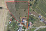 Zweifamilienhaus mit Nebengebäuden – Option: Kauf von 9.937 m² angrenzender landwirtschaftlicher Fläche möglich
