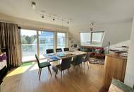 Lichtdurchflutete Penthouse Architektur - barrierefreie 5-Zimmer Maisonette-Wohnung in exklusiver Lage mit teiloffener Galerieebene, zahlreichen Terrassen, 2 Bädern und PKW-Garagenplatz
