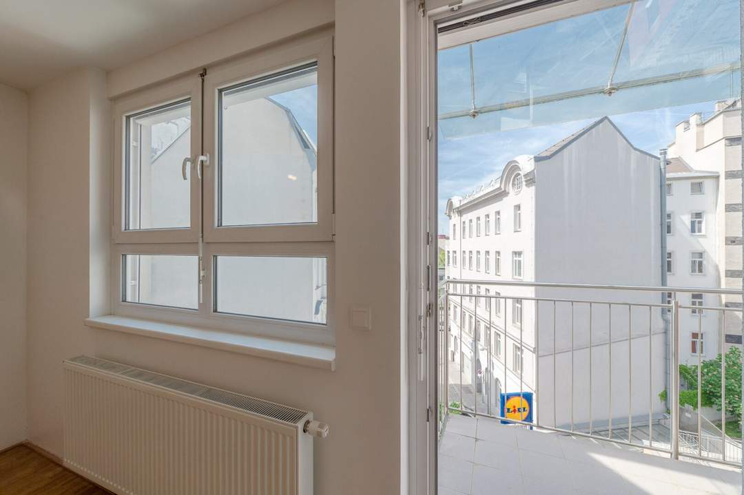 ab Mai: gut geschnittene 2-Zimmer-Wohnung mit Balkon (Abendsonne!) nahe U6; fußläufig zur Mariahilfer Str.!