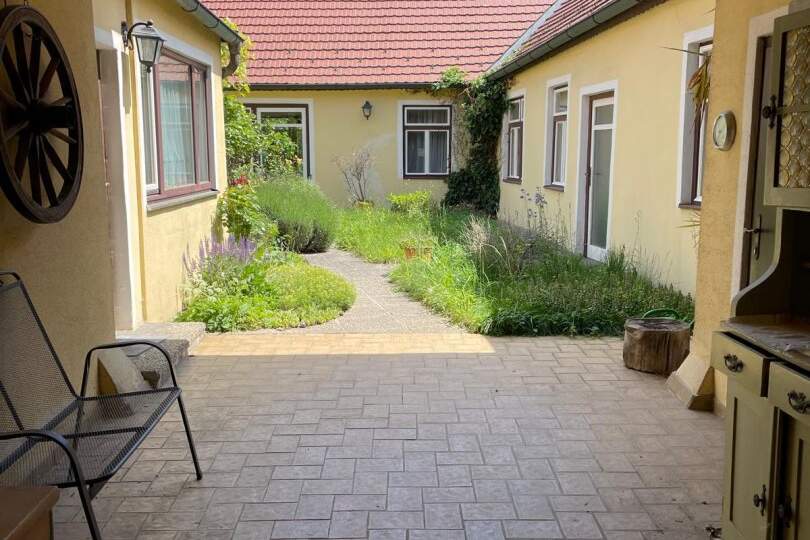 RARITÄT IN BADEN - Altes Winzer- bzw. Landhaus in ruhiger Innenstadtlage, Auch für Bauträger geeignet!, Haus-kauf, 1.050.000,€, 2500 Baden