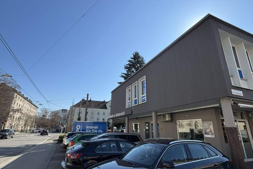 MARKT AM BINDERMICHL: 61 m² (ERWEITERBAR AUF BIS ZU 255,40 m²) mit garantiert bestem Preis-/Leistungsverhältnis - flexibel in Aufteilung u. Gestaltung - Fitnessstudio /Büro-/Ordinationsfläche im frequentierten Nahversorgungszentrum!, Gewerbeobjekt-miete, 761,29,€, 4020 Linz(Stadt)