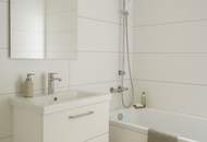 ***Altbau trifft Moderne – hochwertig sanierte 3-Zimmer-Wohnung mit Klimaanlage, Luftwärmepumpe, hofseitiger Terrasse &amp; edler Ausstattung***