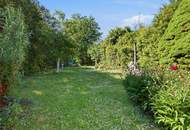 Renovierungsbedürftiges Bauernhaus mit idyllischem Garten in Schalladorf