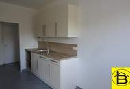 15459 PREISREDUKTION, NEUWERTIG, LOGGIA MIT SEEBLICK!