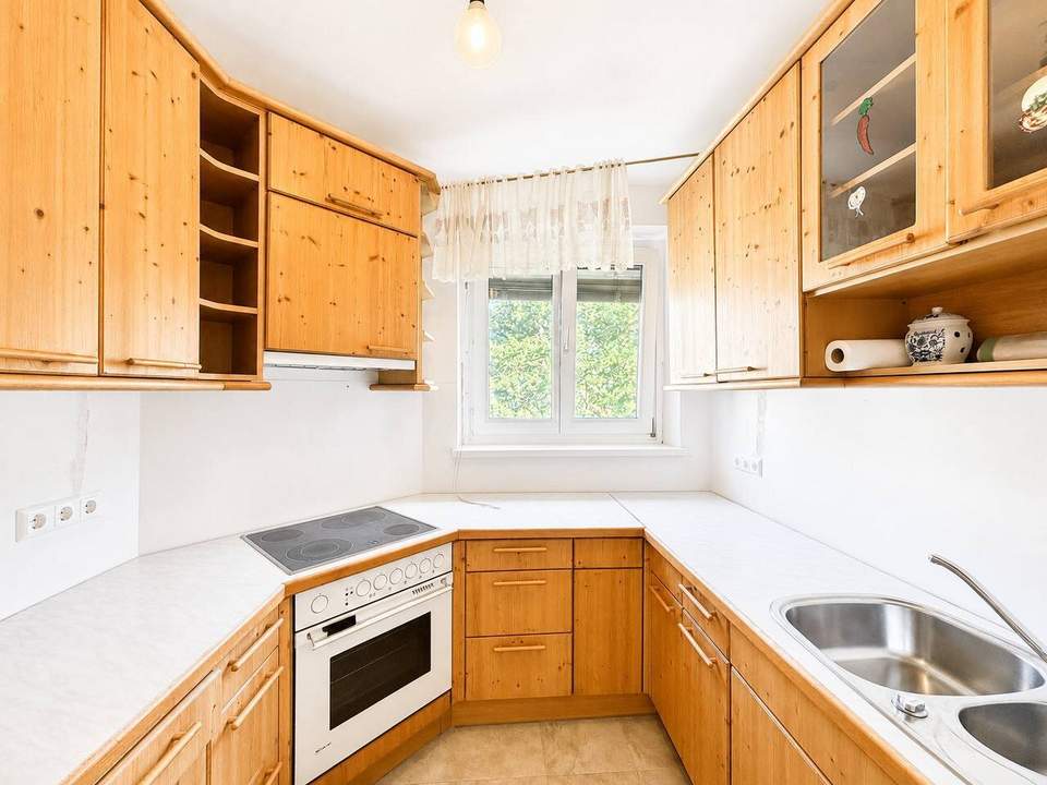 ++ TOP GELEGENHEIT ++ Gepflegte 2-Zimmer-Wohnung (+ extra Küche) mit PKW-Stellplatz in Graz-Straßgang