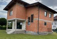 GROßZÜGIGER FAMILIENTRAUM ZUM FERTIGSTELLEN