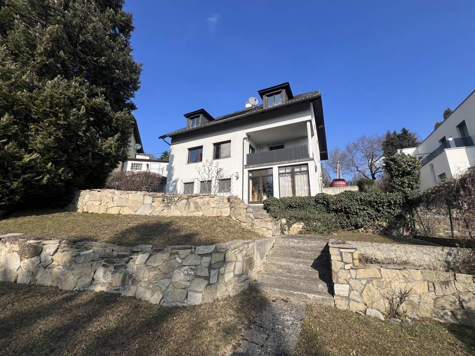 BESTLAGE ÖLBERG: Einfamilienhaus mit Garten und atemberaubendem Blick zu kaufen in Klosterneuburg!