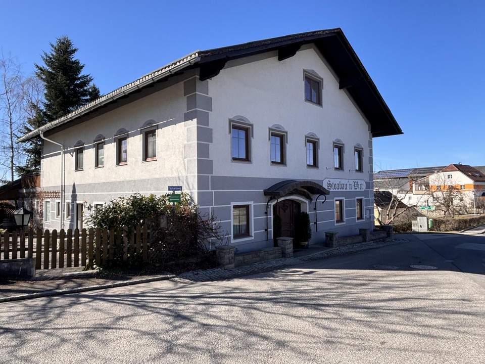 Gasthaus, Zimmer, Wohnung, großes Grundstück - Entwicklungspotential