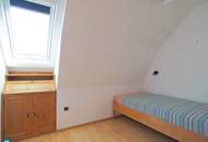 CHARMANTE 3-ZIMMER-DACHGESCHOSSWOHNUNG MIT DACHTERRASSE UND GRÜNBLICK