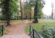 REPRÄSENTATIVE VILLA MIT BLICK IN DEN SCHLOSSPARK