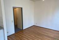 PERFEKT GESCHNITTENER SINGLEIHIT "MIT KÜCHE"