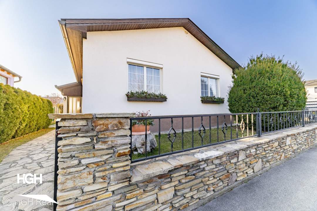 2325 Himberg Einfamilienhaus mit Terrasse, Garten und Garage in sonniger Siedlungslage Nähe Wien