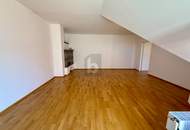GERÄUMIGE DACHGESCHOSSWOHNUNG MIT GROSSER TERASSE!