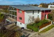 DAS PALMENHAUS! Naturverbunden und einzigartig I Garage für bis zu 6 Autos I moderne Ausstattung I beheizbarer Keller I