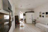 Liebevoll sanierte 38 m² Altbauwohnung mit Blick in begrünten Innenhof