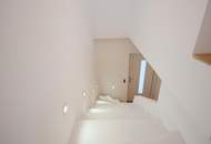 Kernsaniert und schlüsselfertig: Maisonette-Wohnung mit Garage und Garten