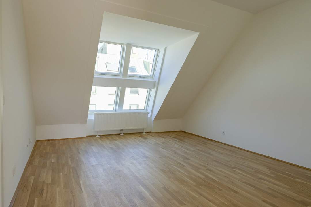 DG Wohnung gleich beim Reumannplatz – 2-Zimmerwohnung mit großer Küche mit Essplatz und ruhiger Hofterrasse!