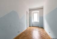 Große Familienwohnung // 6 Zimmer // Balkon möglich // Sanierungsbedürftig