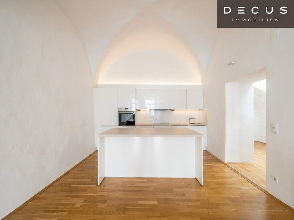 | STILVOLLE 2-ZIMMER-ALTBAUWOHNUNG | 2. OG | ca. 76,21m² | BESTLAGE | HAUPTPLATZ | INNENSTADT