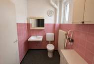 Großzügiges Wohnhaus mit schönem Baumgarten in Straßham/Alkoven!