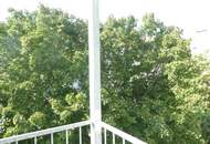 Top-sanierte, ruhige Altbauwohnung mit 4,5m² Balkon