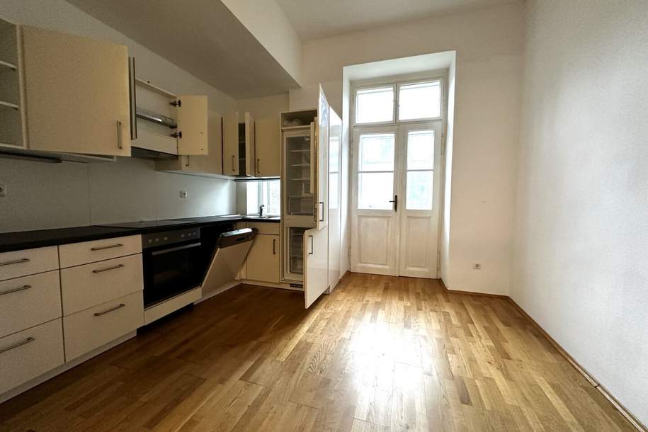 ALTBAUJUWEL Mitten in St. Leonhard in Nähe zur TU Graz! 3 Zimmer, Innenhofbalkon &amp; wunderschöner Fischgrätparkett - gleich anfragen und begeistern lassen!, Wohnung-kauf, 375.000,€, 8010 Graz(Stadt)