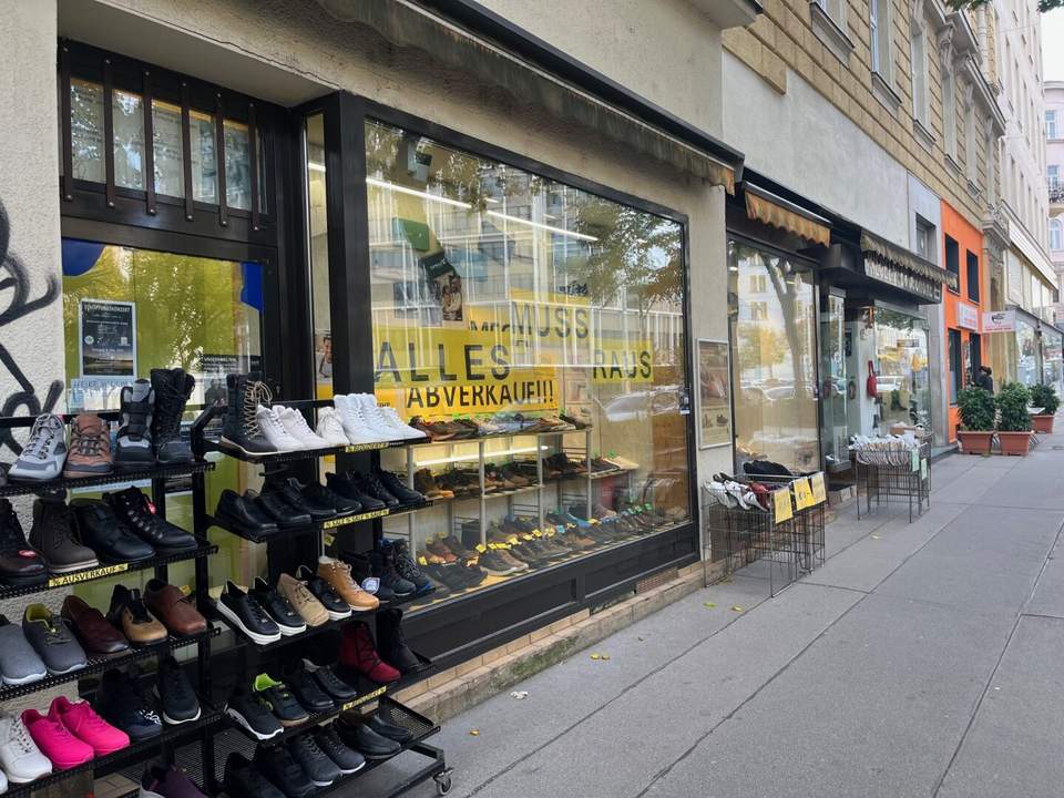 Wiedner Hauptstraße - sanierungsbedürftiges Geschäftslokal mit Auslagen zu vermieten