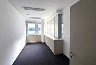 Moderne Bürofläche mit großem Besprechungsraum und Concierge-Service