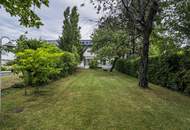Villa mit Nebengebäude und Pool in Top-Ruhelage