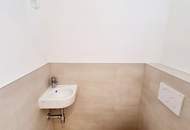 Ein Altbau, der verzaubert! Umfangreich und hochwertig sanierte Wohnschönheit mit großem Balkon und effizienter Erdwärme! Viel Privatsphäre + Viel Raum + Viel Grün!