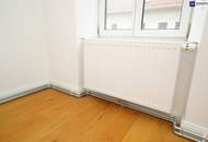 PREISHIT zum Verlieben: Vollsanierte 3-Zimmer-Altbauwohnung mit hohen Decken &amp; Balkon