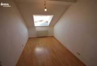 Dachgeschoss, 3 Zimmer, Terrasse, Einbauküche