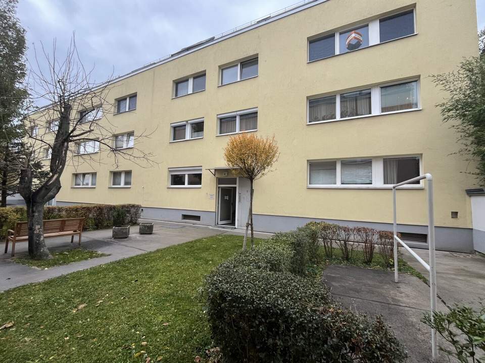 Kleine Wohnung (sanierungsbedürftig) zum unschlagbaren Preis, Haus bereits thermisch saniert