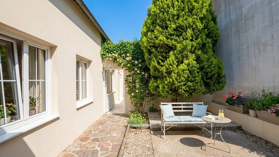 Sanierungsbedürftiges Zweifamilienhaus auf Eigengrund mit Garten und zwei Stellplätzen am Grundstück in Himberg bei Wien!