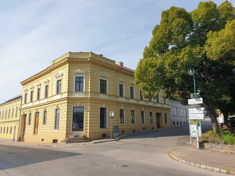 WOHNEN MIT STIL UND FLAIR IM BÜRGERHAUS SAMT ALTBAUJUWEL: KLEINER, VERWUNSCHENER, GEPFLEGTER GARTEN MIT GROSSZÜGIGER WOHNMÖGLICHKEIT UND ENTWICKLUNGSPOTENTIAL