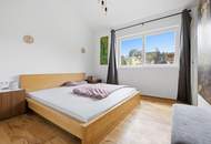 Neuwertiges Einfamilienhaus mit überdachter Terrasse und großzügiger Garage