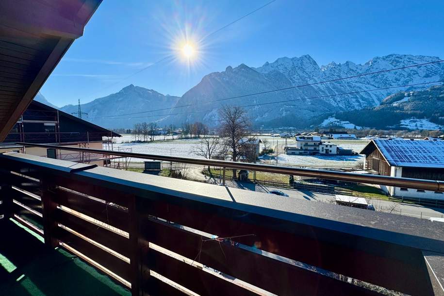Blick in die Berge: 3 Zimmer-Dachgeschoss-Wohnung mit Balkon, Wohnung-kauf, 240.000,€, 5431 Hallein