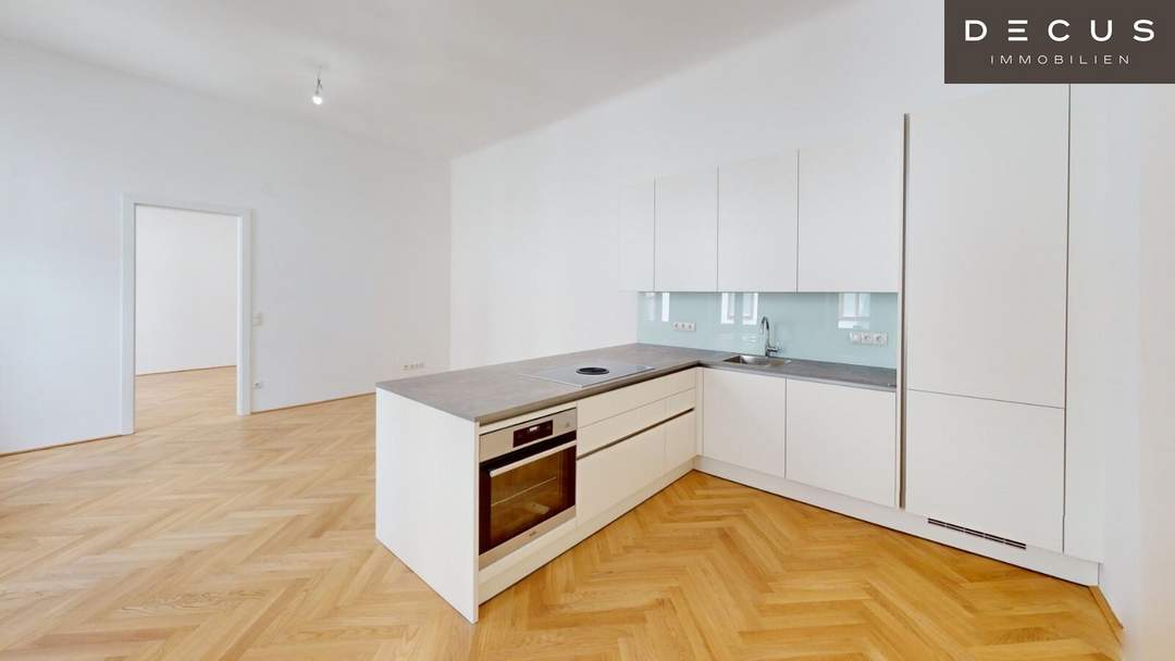 | MITTEN IM SIEBENTEN UND TOTAL RUHIG IN DEN INNENHOF GELEGEN