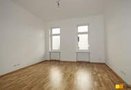 Sanierte 2 Zimmer-Altbauwohnung mit Balkon