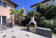 Tolles Zweifamilienhaus mit Einliegerwohnung, sonniger Terrasse, Keller, Doppelgarage und Pool!