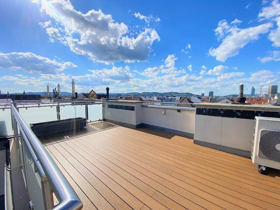 2 TERRASSEN!! 4 ZIMMER, ZENTRALE LAGE mit FERNBLICK!!